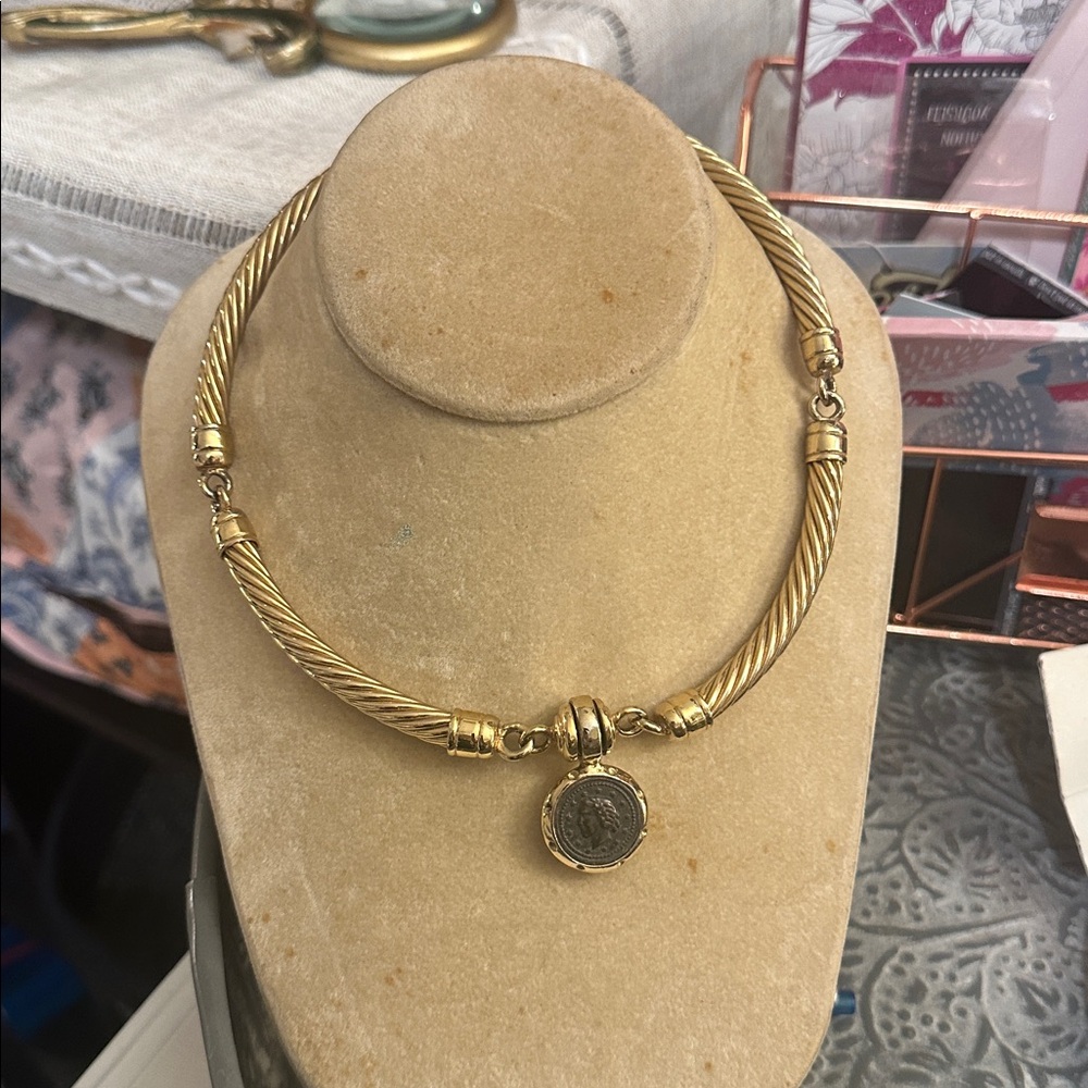 Stocko Vintage Twisted Rope Black Pendant Snap Clasp Necklace